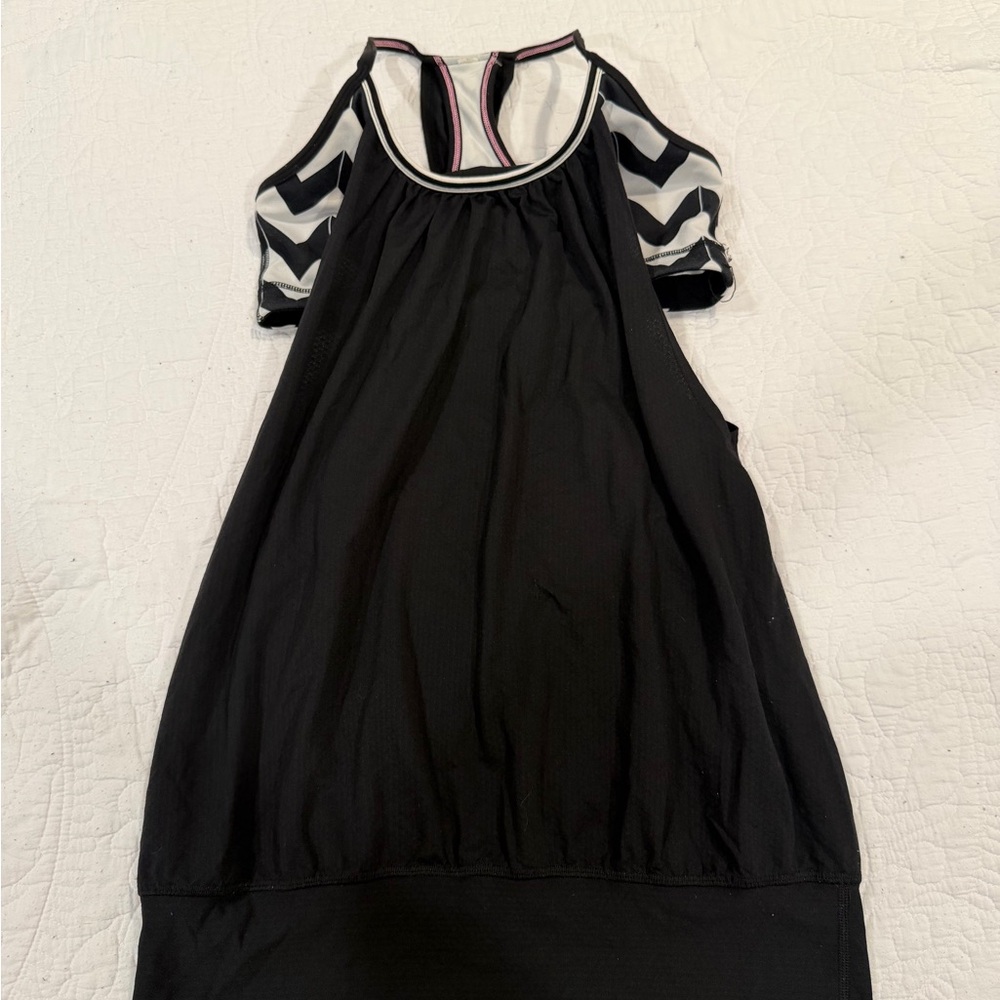 Lululemon black and white chevron no limits tank